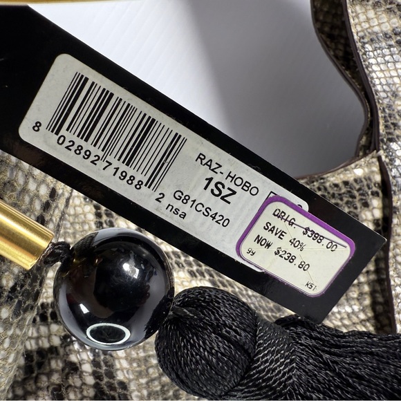 Donna Karan Black and Cream Hobo Bag - Picture 4 of 16